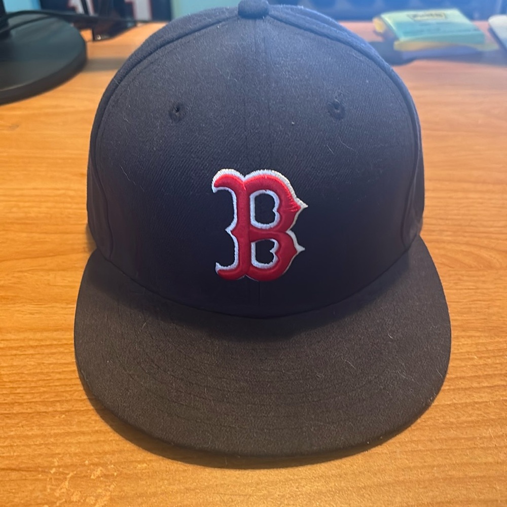 Boston Red Sox new era fitted hat. Size 7 1/8